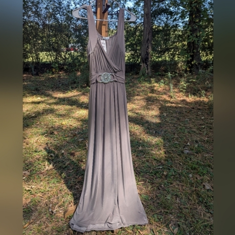 🌟NWT Liquid Long Embellishment Dress - Picture 10 of 10